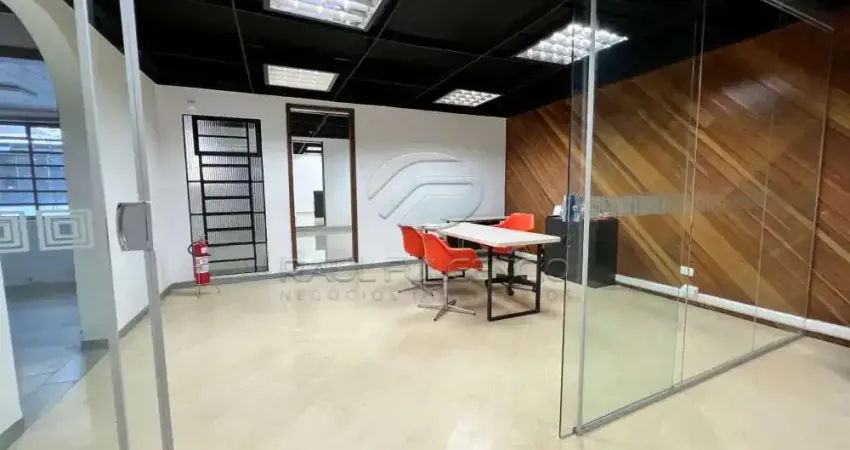 Casa comercial com 9 salas para alugar na Rua Sergipe, 1640, Centro, Londrina