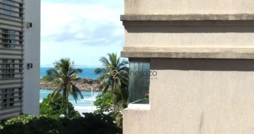 Apartamento á venda na praia das Pitangueiras, 03 dormitórios, na quadra da praia.