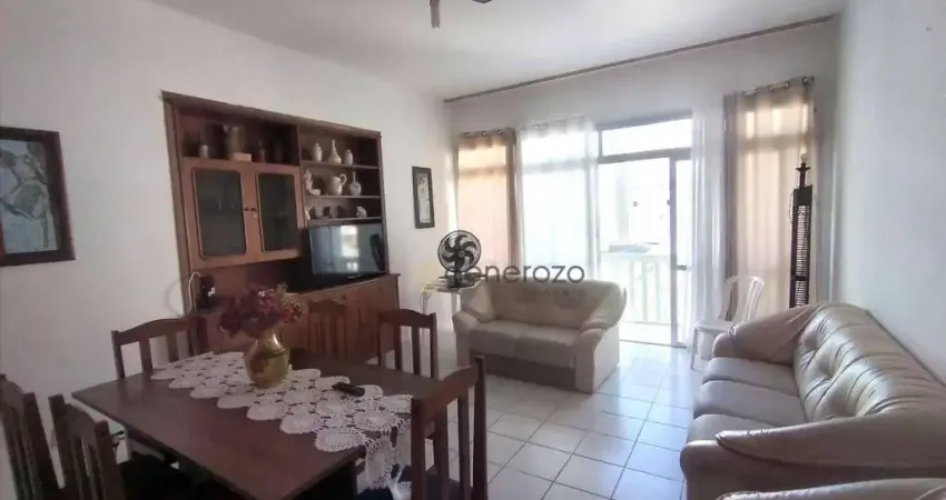 Apartamento á venda na praia das Pitangueiras, 03 dormitórios, na quadra da praia.