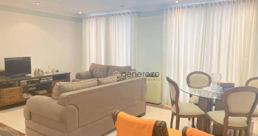 Apartamento à venda na praia das Pitangueiras, 03 dormitórios, 01 vaga