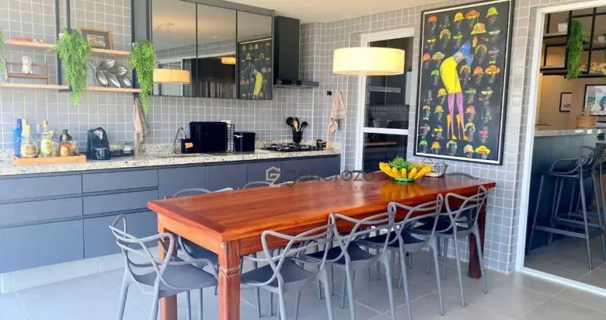 Apartamento à venda na praia da Enseada, 03 dormitórios, 02 vagas, lazer