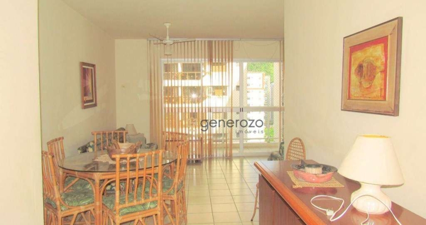 Apartamento à venda na praia das Pitangueiras, 03 dormitórios, 02 vagas, sacada