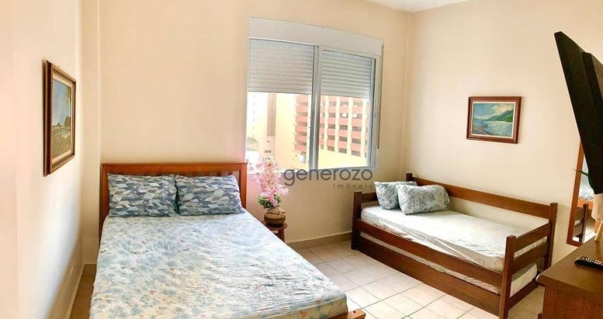 Apartamento à venda na praia das Pitagueiras, na quadra da praia, kitnet reformada