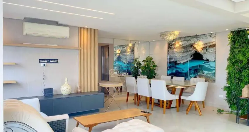 Cobertura duplex à venda na praia das Pitangueiras, 03 suítes, 02 vagas, lazer