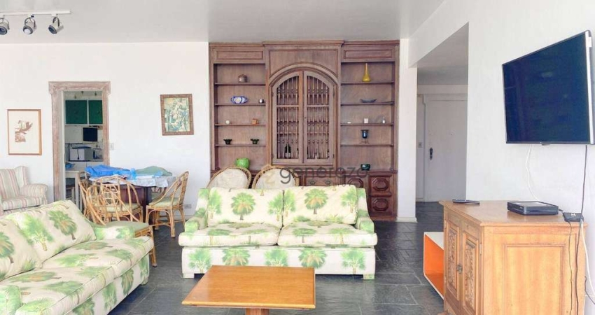 Apartamento à venda na praia das Pitangueiras, 05 dormitórios, 02 vagas, frente à praia