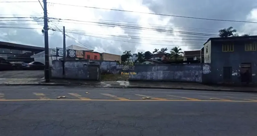 Terreno amplo de 697m² no bairro Guanabara