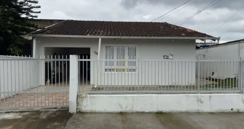 Casa no bairro Adhemar Garcia