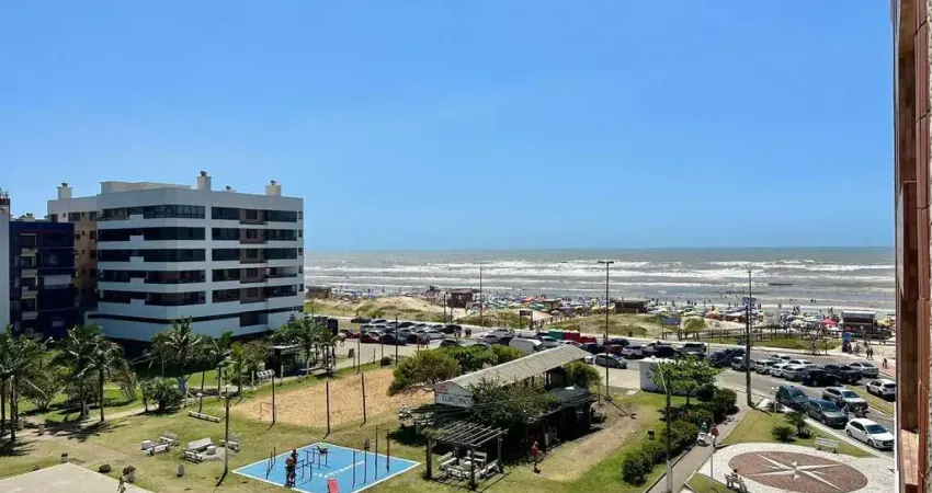 Apartamento com vista para o mar e frente praça em Capão da Canoa