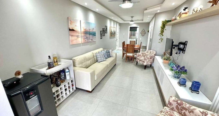 Apartamento 4 dormitórios em edifício beira Mar