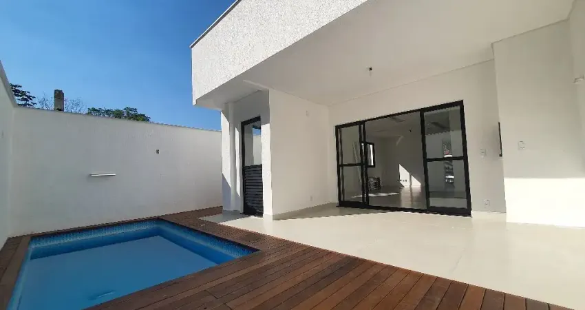 Sobrado Novo com 3 quartos a venda no Bairro Gloria em Joinville