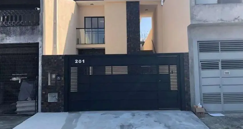 Sobrado Novo 91 m2 com 4 quartos em Residencial Colinas - Mogi das Cruzes