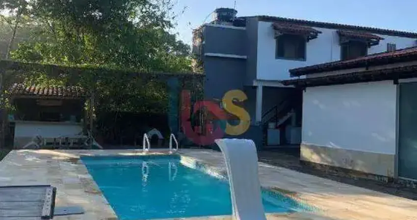 Excelente casa com jardim e piscina, na praia do jóia do atlântico em ilhéus bahia