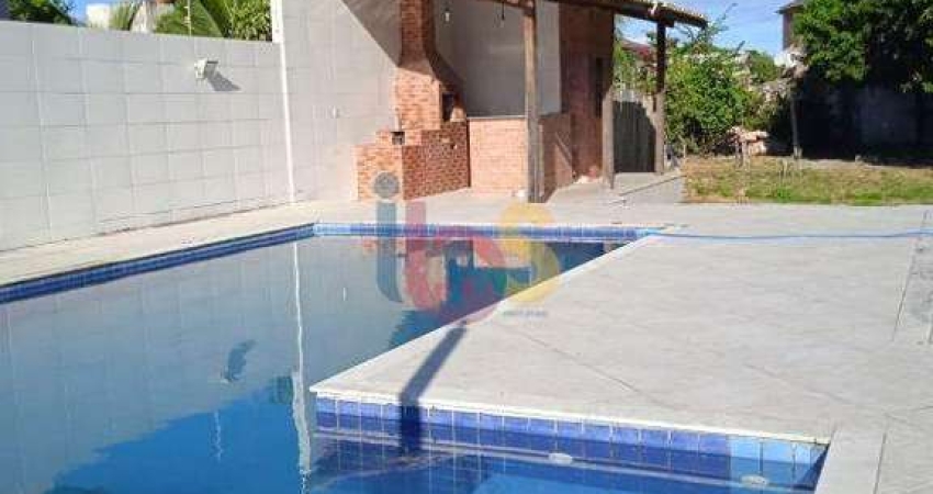 Casa com quintal e piscina próximo da praia de coroa vermelha