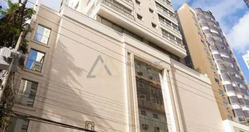Cobertura localizada no Centro de Balneário Camboriú