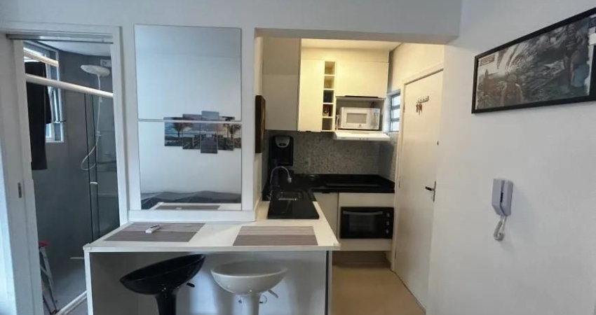 Kitnet, quadra da praia, Portaria 24H, Elevador, 1 vaga de garagem , Bairro: Ponta da Pra
