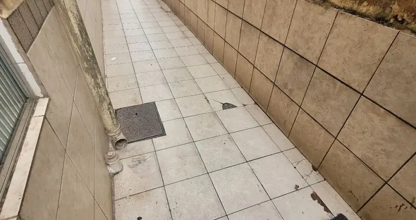 Apartamento térreo 2 quartos com quintal, Garagem coletiva,Bairro: Aparecida , Cidade: Santos/SP