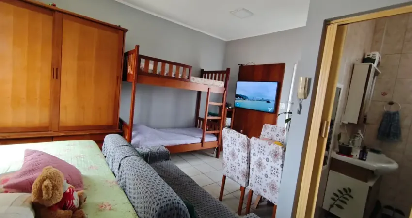 Sala living com  área de serviço, vista livre e 1 vaga de garagem, bairro: ponta da praia, santos/sp