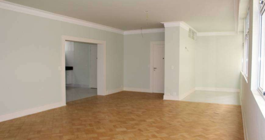 Apartamento reformado próximo ao Shopping Pátio Higienópolis