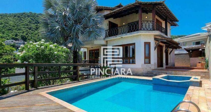 Casa no Aruã de 450m² com 4 quartos, sendo 3 suítes à venda por R$2.490.000 - Charitas - Niterói/RJ