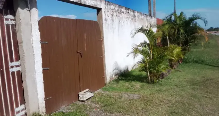 Casa com piscina, mobiliada, em Itanhaém, no bairro Anchieta!