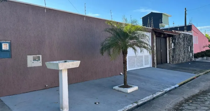 Casa em itanhaém, bairro balneário gaivotas, à 3 quadras da praia!