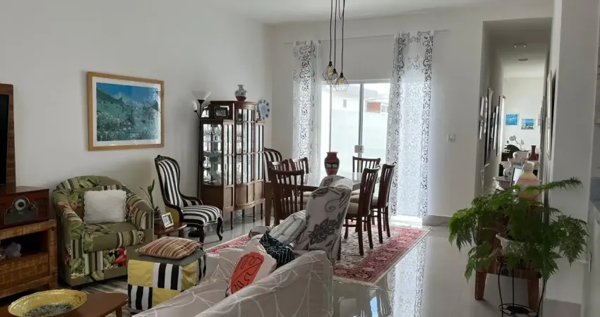 Casa em condomínio fechado com 3 quartos à venda na Avenida Ricardo Muylaert Salgado, 901, Lagoa, Macaé