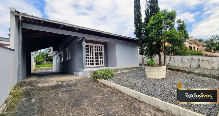 Oportunidade: casa plana averbada com 4 quartos, edícula e terraço à venda em Joinville/SC por R$ 750.000,00