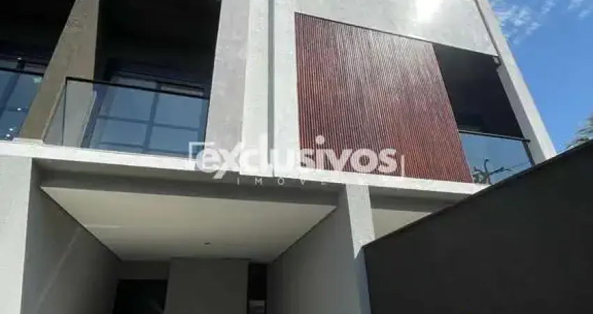 Imperdível! Sobrado com 1 suíte mais 2 quartos no Anita Garibaldi por R$ 650.000,00