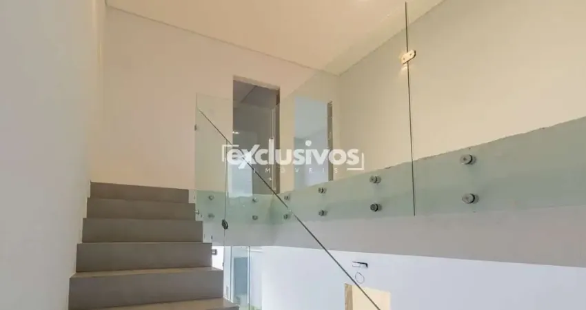 Geminado com 3 suítes à venda no bairro Santo Antônio em Joinville-SC por R$ 1.100.000,00.
