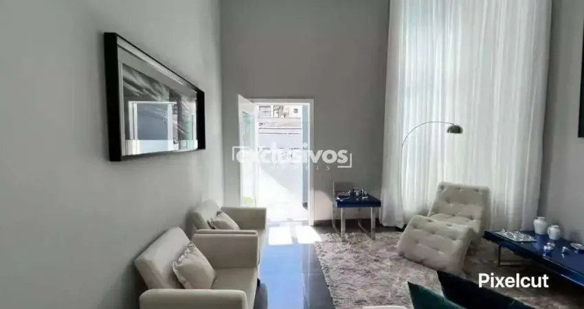 A casa tem 264 M2 MOBILIADA NO VILA NOVA CONDOMÍNIO QUINTE ESSENCE.