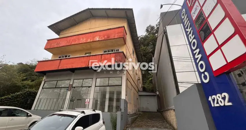 Loja Comercial com 141m² privativos no Saguaçu – Para Alugar