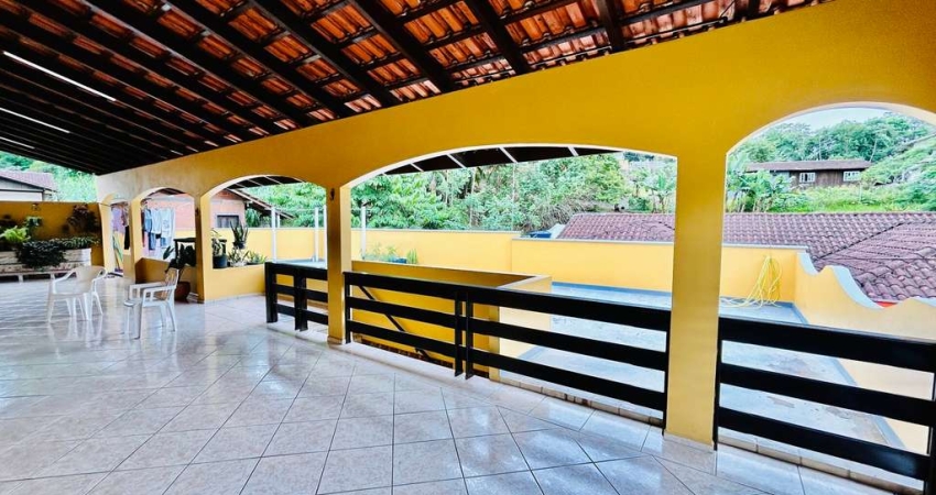 Casa comercial à venda na Rua Alfredo Wagner, Petrópolis, Joinville