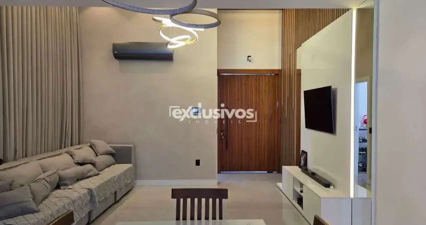 Casa plana mobiliada com 1 suíte + 2 quartos no bairro Iririú