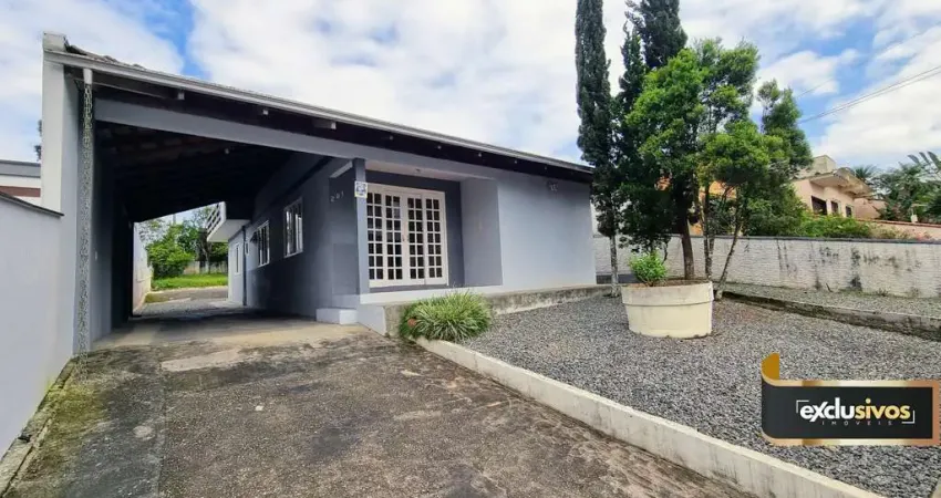 Oportunidade: casa plana averbada com 4 quartos, edícula e terraço à venda em Joinville/SC por R$ 750.000,00