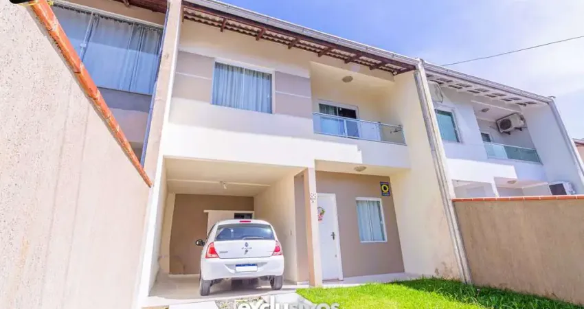 Sobrado amplo com 1 suíte mais 2 quartos à venda em joinville/sc