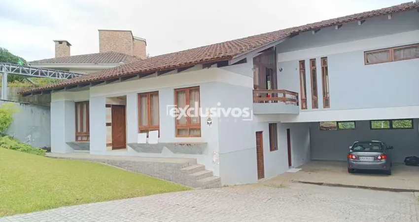 Casa a venda em Condomínio no bairro Saguaçú em joinville com 3 quartos por R$1.850.000,00