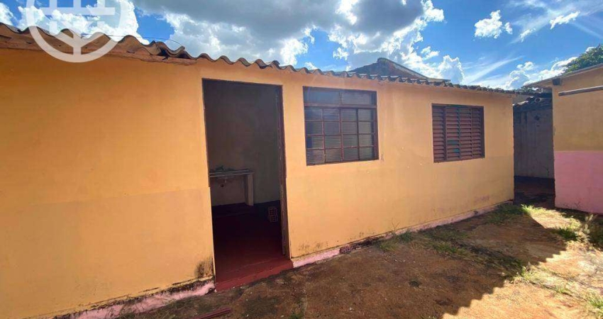 Casa com 2 dormitórios à venda, 140 m² por R$ 130.000,00 - Nogueira - Barretos/SP