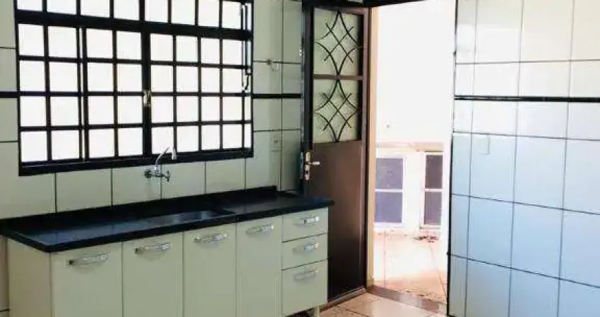 Casa com 3 dormitórios à venda, 127 m² por R$ 380.000,00 - Jardim Universitário - Barretos/SP