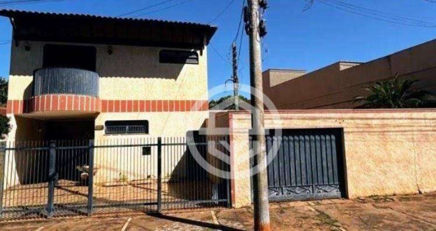 Sobrado à Venda no Centro da Cidade – Amplo, Bem Estruturado e com Piscina!000 - Centro - Barretos/SP