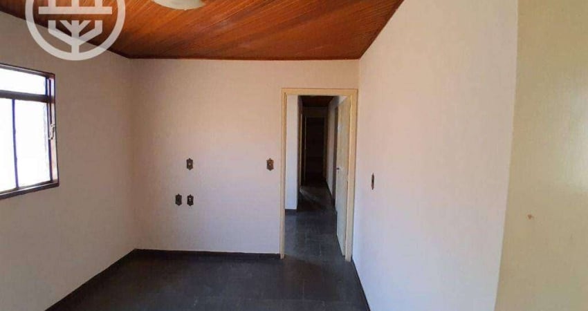 Casa com 3 dormitórios, 180 m² - venda por R$ 245.000,00 ou aluguel por R$ 1.590,00/mês - Cristiano de Carvalho - Barretos/SP