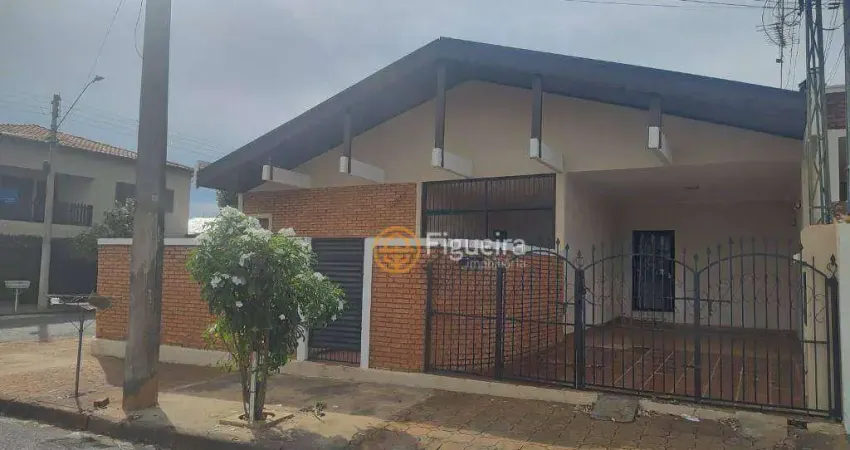 Casa com 3 dormitórios no Centro, 163 m² por R$ 380.000 - Barretos/SP