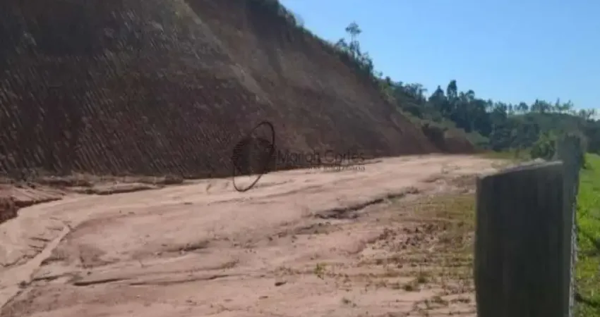 Ótimo terreno com 5.000m² em Sambaetiba.