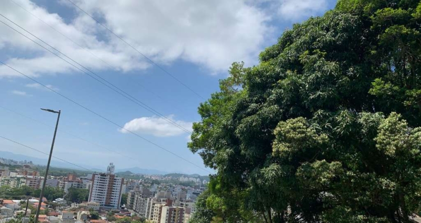 Terreno em condomínio fechado à venda, 700 m², Córrego Grande, Florianópolis - SC
