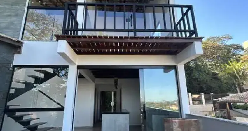 Casa com 3 quartos para alugar na Rua 61, Itaipu, Niterói