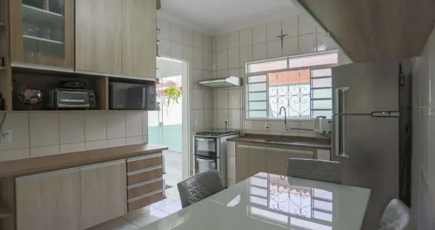 Casa à venda, 136m - 2 dorm. 1 suíte - 2 vagas, espaço gourmet com churrasqueira - r$ 460k