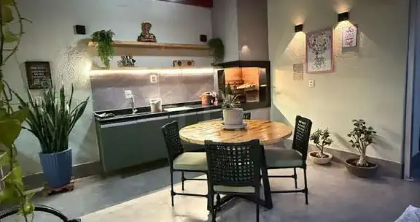 Sobrado com 3 quartos, sendo 2 suítes, residencial jardins, bom clima, cuiabá