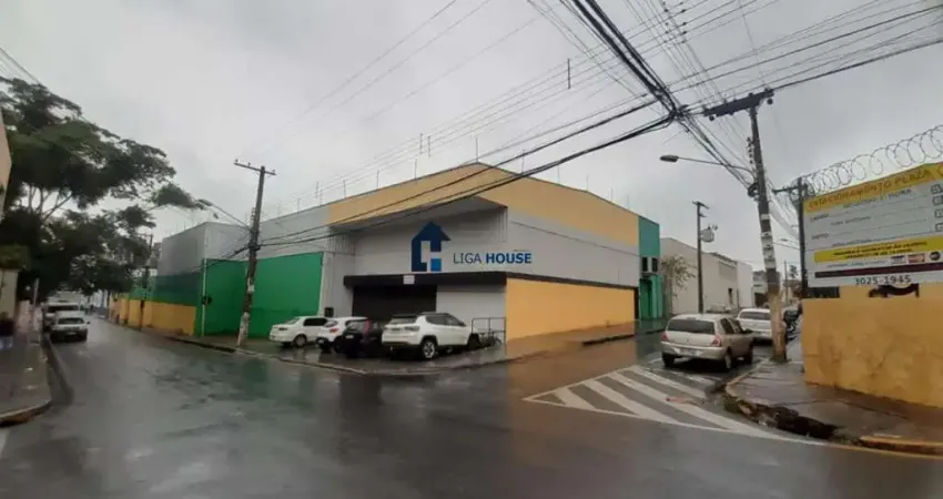 Salão Comercial para Alugar em Cuiabá - Centro-Sul - 360m² -