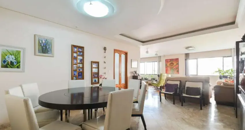 Apartamento tipo para venda com 3 quartos, sendo 1 suíte, 230m²
