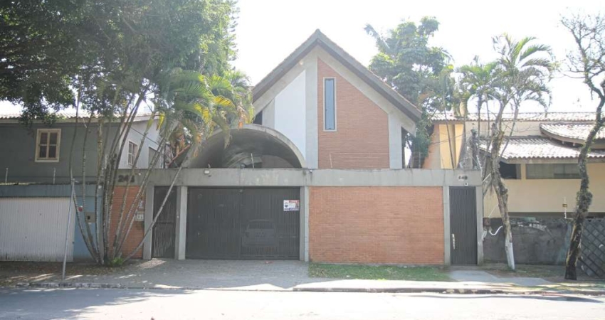 Sobrado para venda com 4 quartos, sendo 2 suítes, 390m²