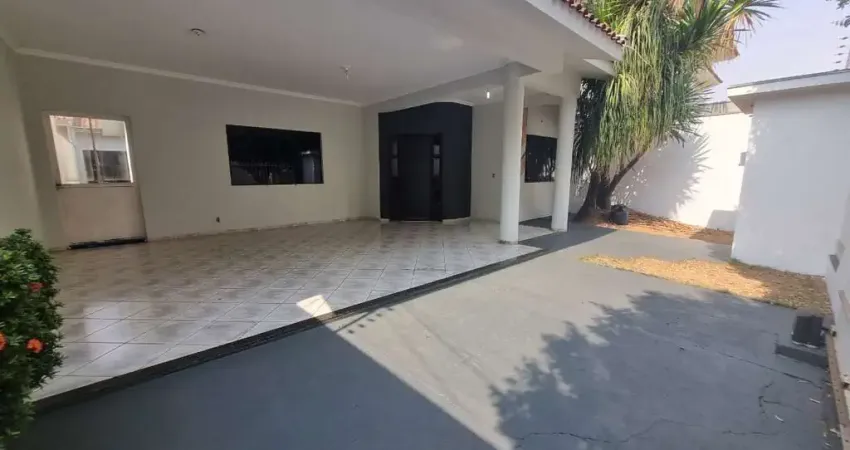 Casa de vila para venda em Santa Cruz com 3 quartos, sendo 1 suíte, 208m²